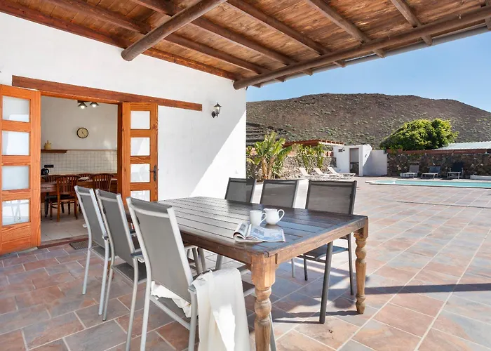 Дом отдыха Casa La Caldereta *